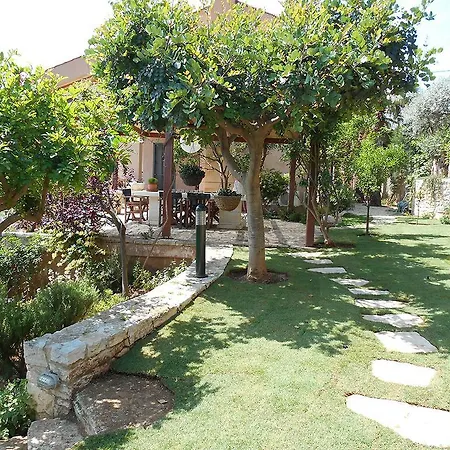 Villa Vollard Family * Linoperamata